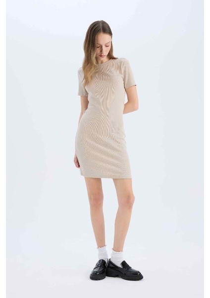 Yeni Sezon Coool Bodycon Vücudu Saran Bisiklet Yaka Fitilli Kaşkorse Kısa Kollu Mini Elbise