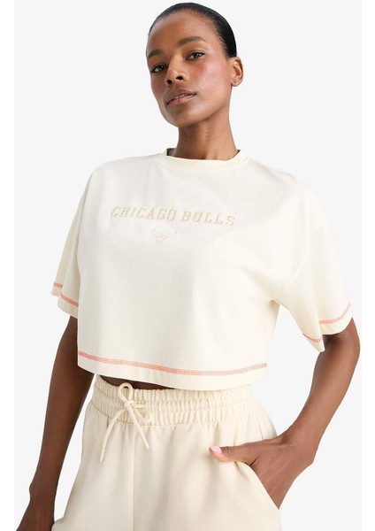 Yeni Sezon Defactofit Nba Chicago Bulls Cropped Fit Bisiklet Yaka Sporcu Kısa Kollu Tişört modelleri