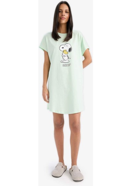 Yeni Sezon Snoopy Bisiklet Yaka Kısa Kollu Gecelik-Fall In Love
