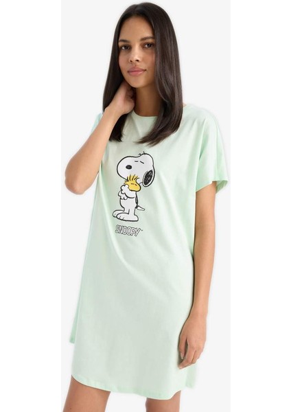 Yeni Sezon Snoopy Bisiklet Yaka Kısa Kollu Gecelik-Fall In Love modelleri