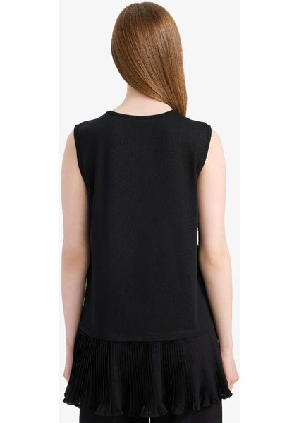 Yeni Sezon Regular Fit Bisiklet Yaka Basic Düz Tesettür Kolsuz Tunik fırsatları