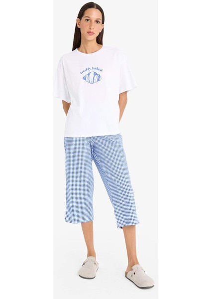 Yeni Sezon Pijama Takımı Regular Fit Kısa Kollu Baskılı Üst Esnek Belli Kapri Alt-Fall In Love