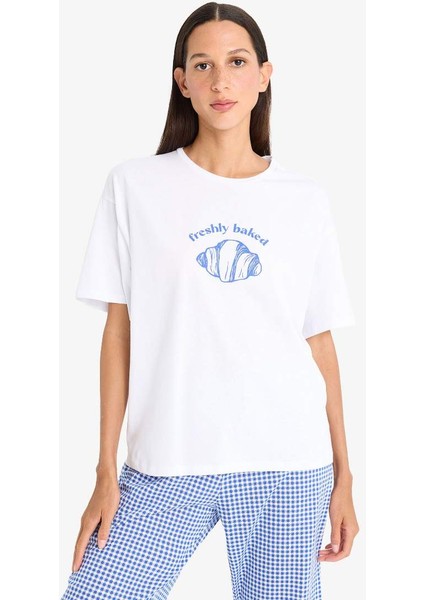Yeni Sezon Pijama Takımı Regular Fit Kısa Kollu Baskılı Üst Esnek Belli Kapri Alt-Fall In Love modelleri