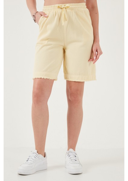 Pamuklu Standart Fit Normal Bel Bağlamalı Cepli Şort Bayan Şort 668YP5326 fiyatları