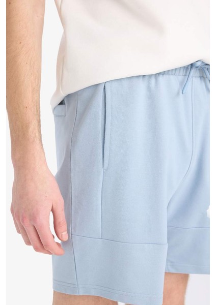 Yeni Sezon Slim Fit Dar Kesim Dar Paça Basic Düz Şort