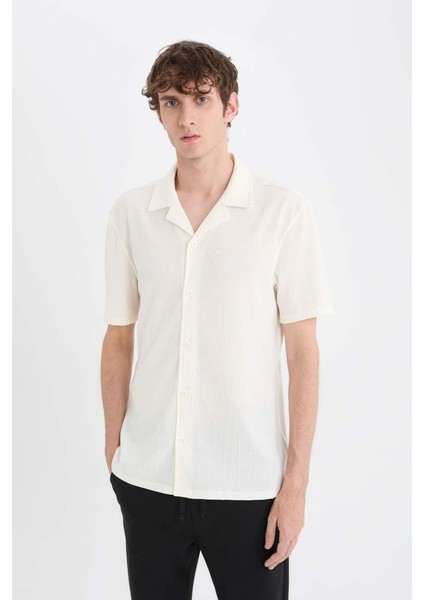 Yeni Sezon Modern Fit Dokulu Penye Kısa Kollu Beyaz Gömlek modelleri