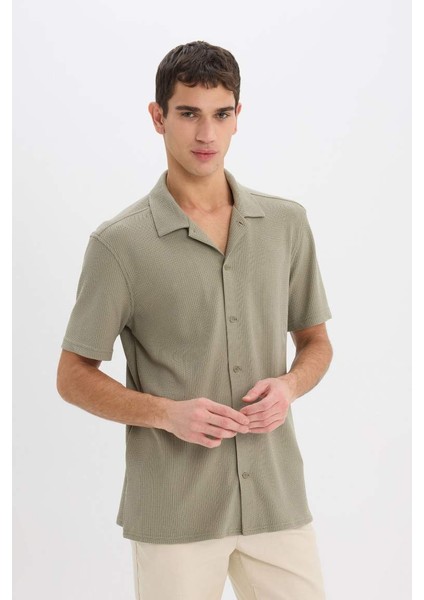 Yeni Sezon Regular Fit Polo Yaka Yazlık Kısa Kollu Gömlek fırsatları