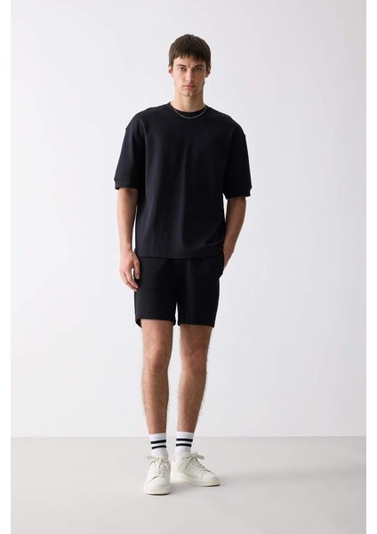 Yeni Sezon Regular Fit Düz Paça Şort