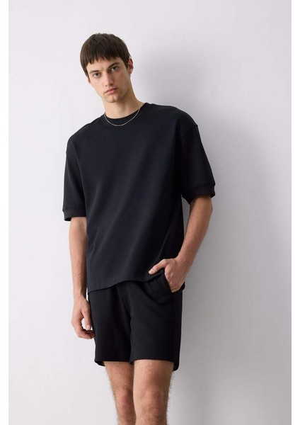 Yeni Sezon Regular Fit Düz Paça Şort