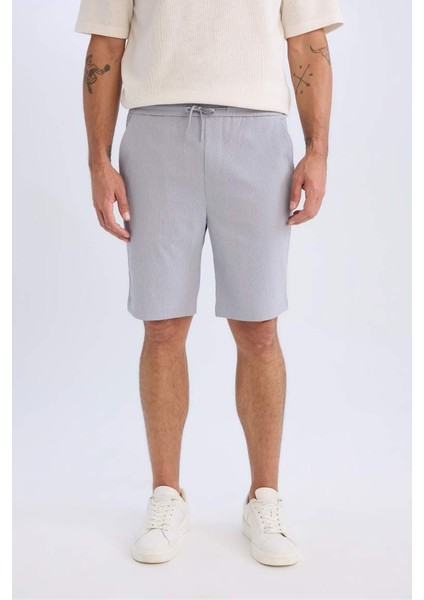 Yeni Sezon Regular Fit Beli Bağcıklı Dokulu Bermuda Şort