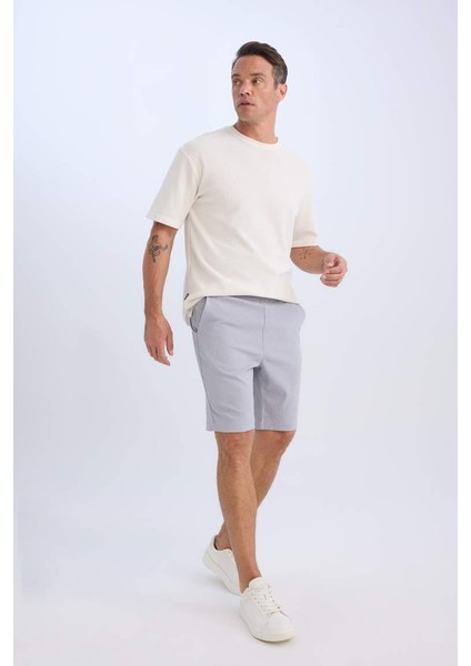 Yeni Sezon Regular Fit Beli Bağcıklı Dokulu Bermuda Şort