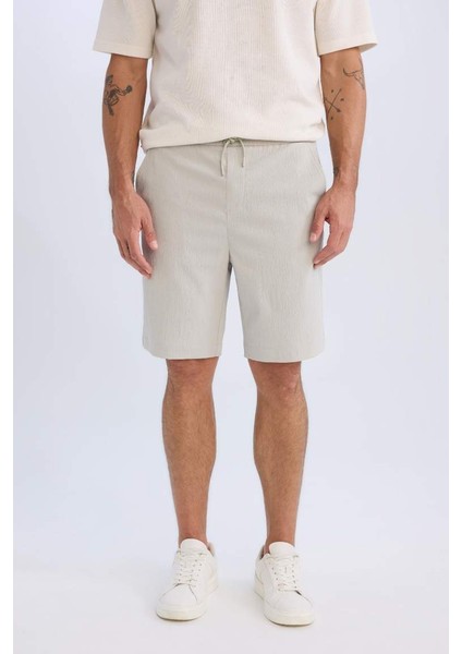 Yeni Sezon Regular Fit Beli Bağcıklı Dokulu Bermuda Şort
