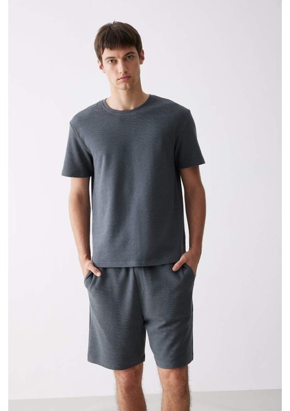 Yeni Sezon Regular Fit Dokulu Beli Bağcıklı Şort