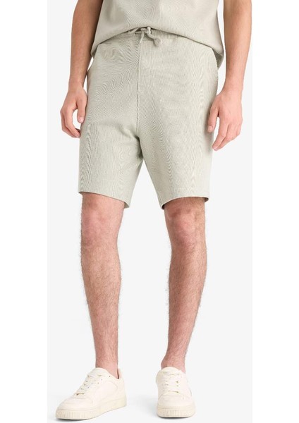 Yeni Sezon Regular Fit Dokulu Beli Bağcıklı Şort
