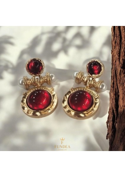 Sonsuz Akşam Küpesi Kırmızı Renk Inci Detaylı Çelik Vintage taşlı parlak küpe ışıltılı ve zarif retro model yaz sezonu modern gösterişli şık takı indirimleri