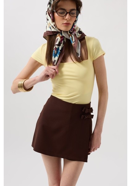 Fiyonk Detay Mini Etek