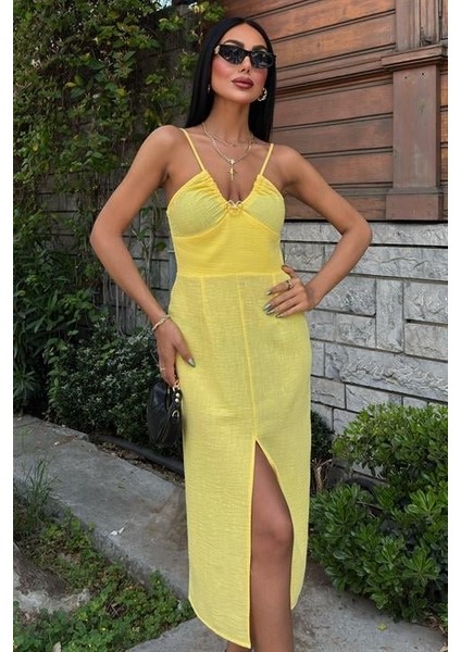 Göğsü Aksesuarlı Önü Yırtmaçlı Elbise 2899