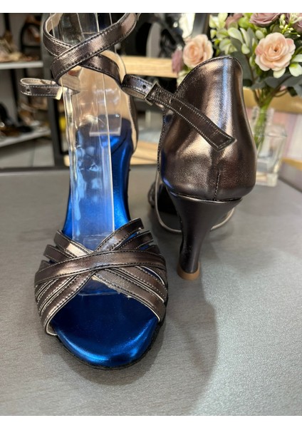 7 Bantlı Yeni Model Salsa Baçata Latin Dansları 6 cm Kadeh Topuklu Dans ve Salon Ayakkabısı Füme