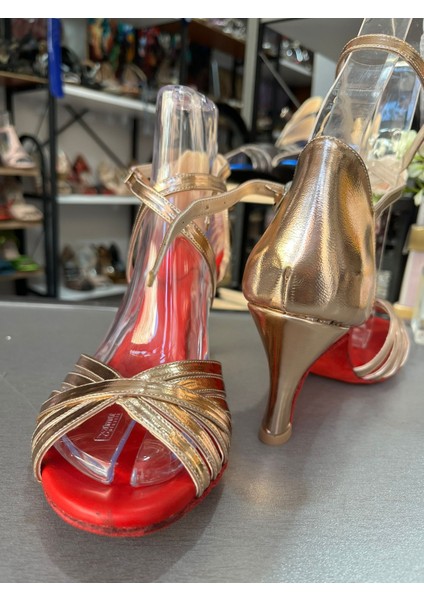 7 Bantlı Yeni Model Salsa Baçata Latin Dansları 6 cm Kadeh Topuklu Dans ve Salon Ayakkabısı Rose Gold