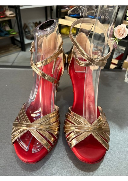 7 Bantlı Yeni Model Salsa Baçata Latin Dansları 6 cm Kadeh Topuklu Dans ve Salon Ayakkabısı Rose Gold indirimleri