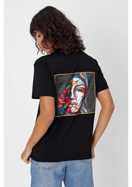 Yapay Zeka Tasarım Sırt Aplike Özel Baskılı %100 Pamuklu Penye Regular Fit T-Shirt (Pikasso2) indirimleri