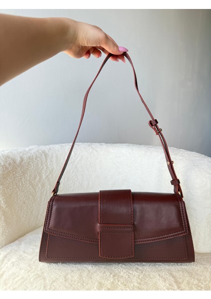Bordo Kapaklı Omuz Çantası
