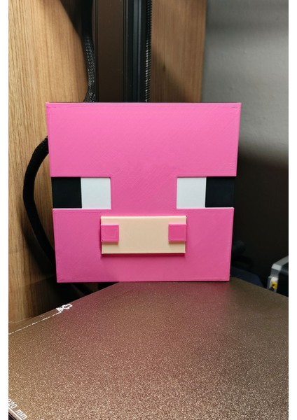 Minecraft Domuz Logo Sembol Figür | Sevimli Tasarım, Premium Koleksiyon Figürü