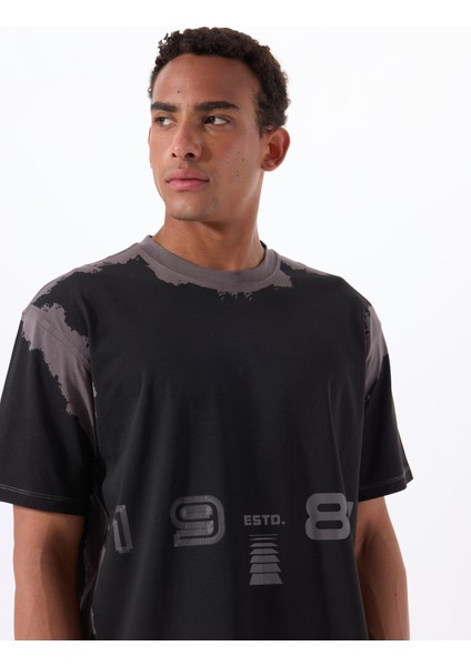 Z5GI05I3Z14JBLK Kocha Cn T-Shırt Siyah Yuvarlak Yaka Oversized Desenli Erkek T-Shirt modelleri