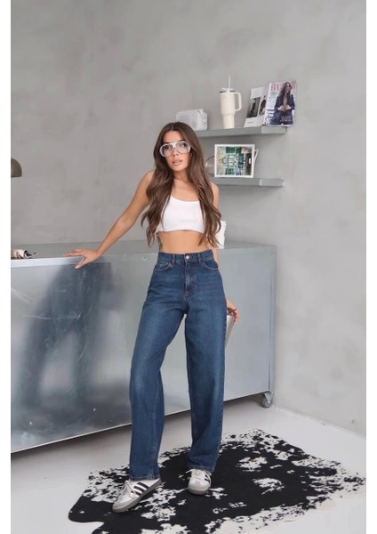 Arkadan Tokalı Jeans Pantolon