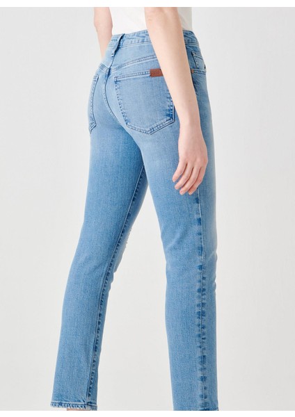 Yüksek Bel Düz Paça Slim Fit Açık Indigo Kadın Denim Pantolon DT11123 modelleri