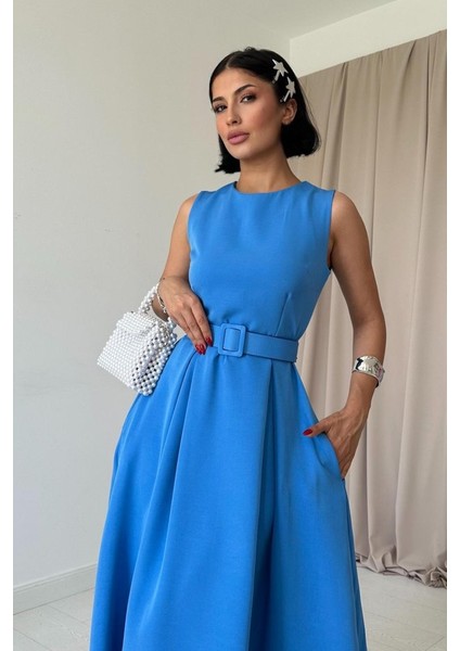 Mavi Halter Yaka Kloş Elbise