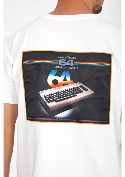 Erkek Yapay Zeka Tasarım Sırt Aplike Özel Baskılı %100 Pamuklu Penye Regular Fit T-Shirt (KOMODOR64)