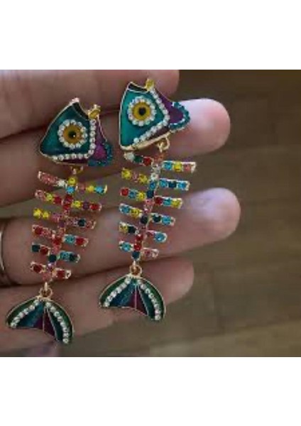 Küpe Taşlı Renkli Balık Figürlü Trend Şık Ürün Mavi Lacivert Renk Karışımlı