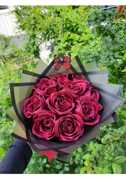 7'li Solmayan Gül Buketi Bordo Gül Dışı Siyah