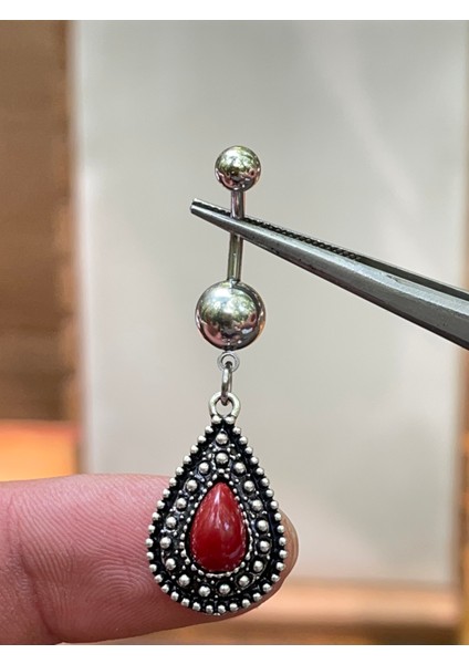316 L Cerrahi Çelik Bordo Taşlı Damla Model Işlemeli Göbek Piercingi