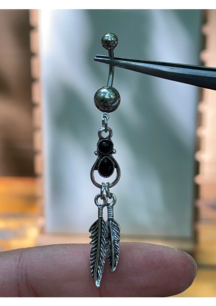 316 L Cerrahi Çelik Yaprak Sallantılı Siyah Taşlı Göbek Piercingi