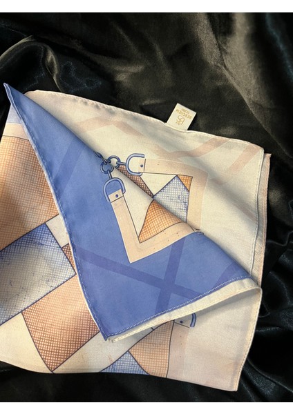 Kadın Geometrik Desenli Şık Soft Fular – Pastel Renkli Zarif Boyun Aksesuarı modelleri