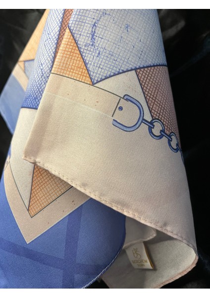 Kadın Geometrik Desenli Şık Soft Fular – Pastel Renkli Zarif Boyun Aksesuarı fırsatları