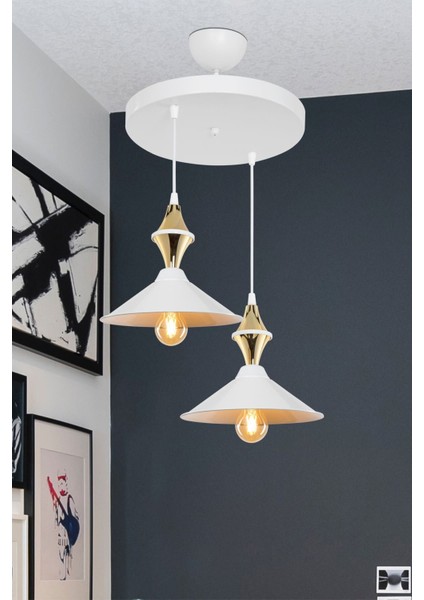 UltraNova Beyaz ve altın detaylı ikili yemek odası takımı, şık ve kullanışlı tasarım.