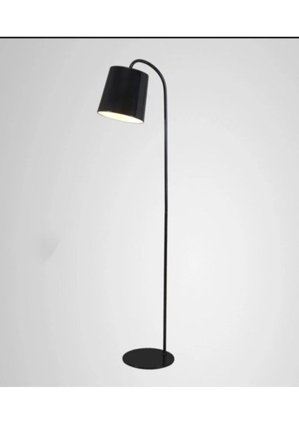 UltraNova Retro rustik metal köşe lambası, yüksekliği 150 cm, şık siyah tasarım