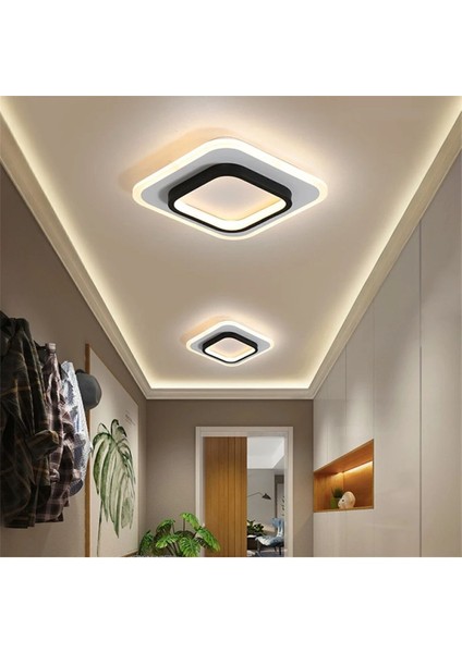UltraNova Modern 3'lü renkli LED tavan lambası, 24x24cm, akrilik ve metal malzeme
