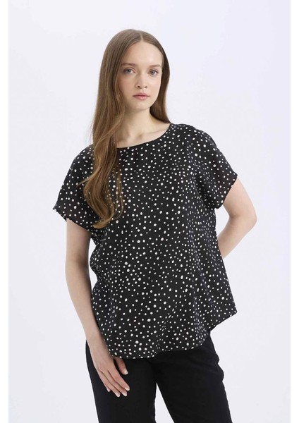 Yeni Sezon Regular Fit Desenli Bisiklet Yaka Kısa Kollu Bluz