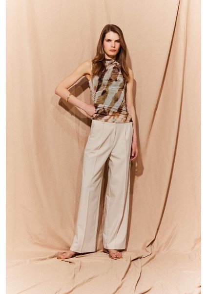 Yeni Sezon Slim Fit Dar Kesim Batik Bisiklet Yaka Tül Kolsuz Bluz fiyatları