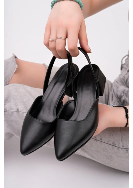 Blush Siyah Mat Deri Sivri Burunlu Kısa Blok Topuklu Kadın Ayakkabı