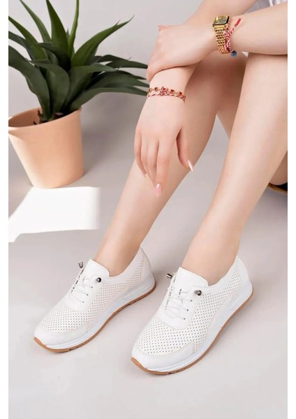 Beyaz Lastik Bağcıklı Ortopedik Anne Spor Ayakkabı