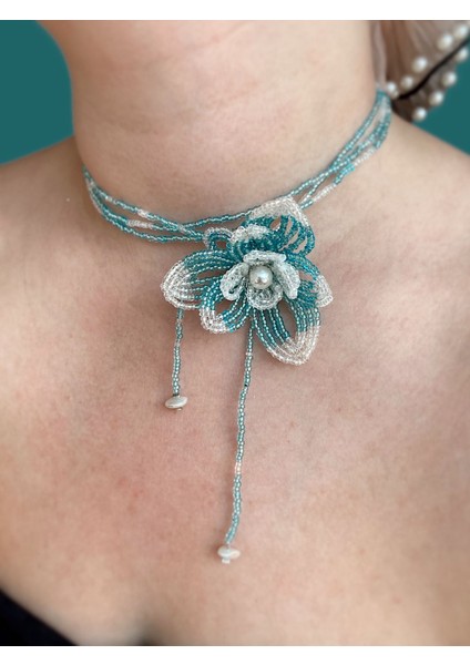 Ice Blue Çiçek Kolye