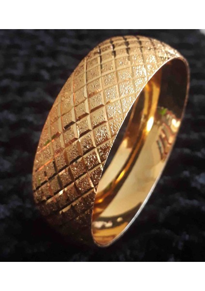 Gerçek Altın Renk, 3 cm Genişlik, Baklava Model Kaliteli Işçilik Tarzınıza Uygun Altın Kaplama Bilezik