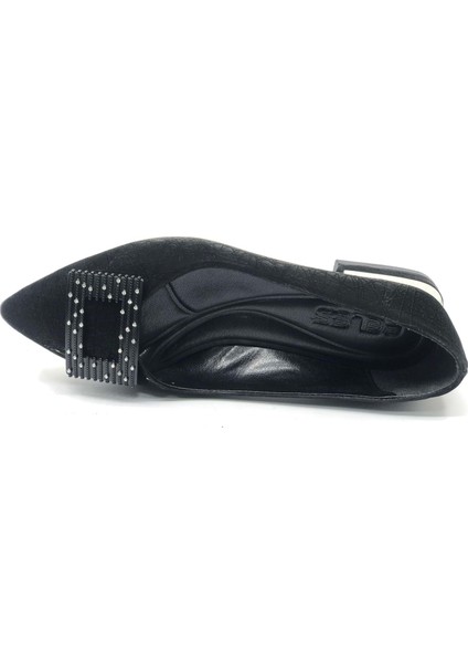 Feles Kare Taş Toka Detaylı Kadın Klasik Ayakkabı fırsatları