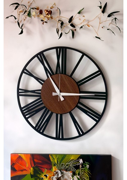 Modern Tarz Siyah Duvar Saati – Kahverengi Detaylı Dekoratif Model