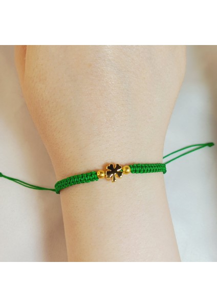 Yeşil Ip Altın Yonca Figürlü Makrome Bileklik- Ayarlanabilir El Yapımı Unisex Şans Bilekliği - Dört Yapraklı Yonca Bileklik- Yonca Figürlü Bileklik- Minimalist Şans Takısı